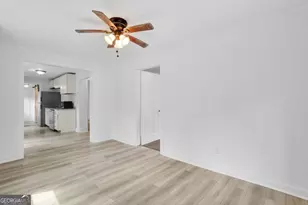 627 W 48th St, Savannah, GA 31405 - Photo 13