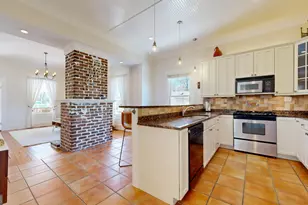 2897 Macaw St NW, Atlanta, GA 30318 - Photo 15