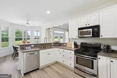 524 Forrest Avenue, Fayetteville, GA 30214 - Photo 9