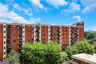 300 Johnson Ferry Road NE, Atlanta, GA 30328 - Photo 31