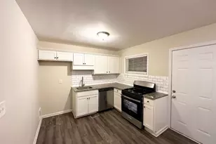 4366 Glenwood Pkwy, Decatur, GA 30032 - Photo 7