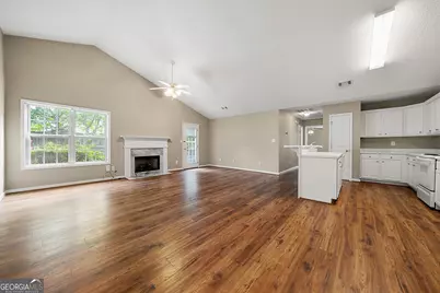 90 Courtyard Lane, Newnan, GA 30265 - Photo 5