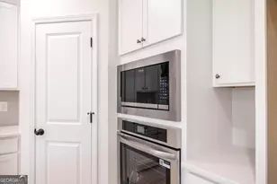 212 Meadows Ln, Bonaire, GA 31005 - Photo 11