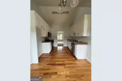 4069 Savannah Ridge Court, Loganville, GA 30052 - Photo 5