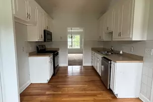 4069 Savannah Ridge Ct, Loganville, GA 30052 - Photo 5