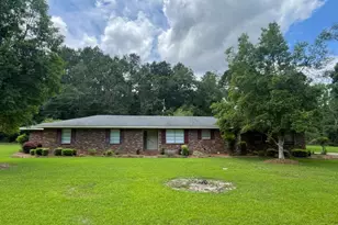 404 S Baker St, Glennville, GA 30427 - Photo 1