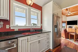 304 E Dillingham St, Saint Marys, GA 31558 - Photo 13