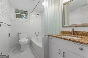 328 N Main St, Statesboro, GA 30458 - Photo 29