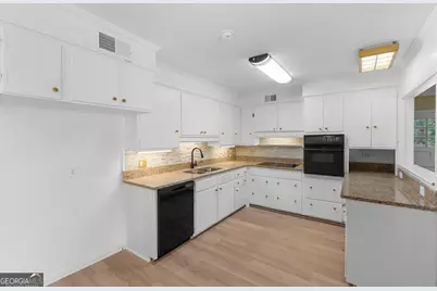 328 N Main Street, Statesboro, GA 30458 - Photo 11