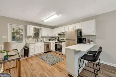 4375 Coopers Creek Drive SE, Smyrna, GA 30082 - Photo 9