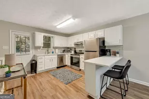 4375 Coopers Creek Dr SE, Smyrna, GA 30082 - Photo 9