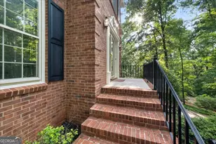 127 Roe Hampton Ln, Stone Mountain, GA 30087 - Photo 5