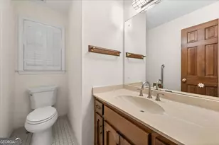 127 Roe Hampton Ln, Stone Mountain, GA 30087 - Photo 15