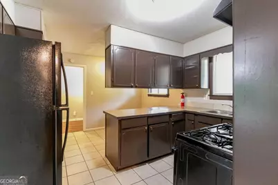 460 E Kildare Avenue NW, Atlanta, GA 30318 - Photo 9