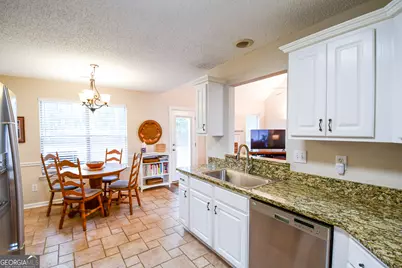 17 Kingsbrook Lane, Newnan, GA 30265 - Photo 13