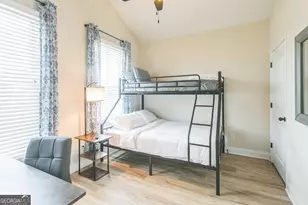 309 E 41st St, Savannah, GA 31401 - Photo 13