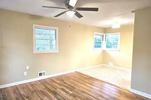 655 Shellnut Dr, Forest Park, GA 30297 - Photo 5