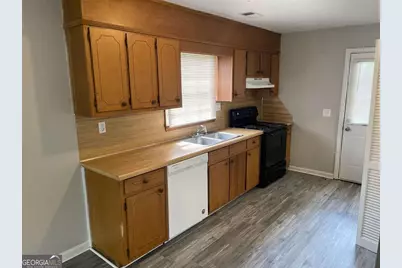 2613 Shore Wood Court NE, Conyers, GA 30013 - Photo 3