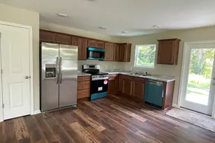 302 N Church St, Glennville, GA 30427 - Photo 3