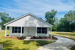 302 N Church St, Glennville, GA 30427 - Photo 1