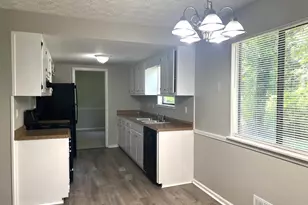 3589 Burlingham Dr, Lithonia, GA 30038 - Photo 9