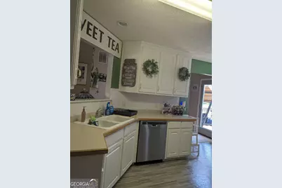 1524 Queen Elizabeth Drive, Locust Grove, GA 30248 - Photo 9