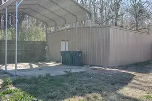 295 E Wright St, Winder, GA 30680 - Photo 29