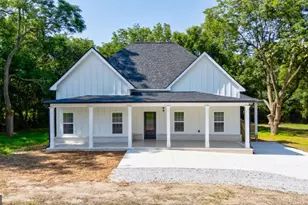 540 Sunset Ave, Comer, GA 30629 - Photo 1