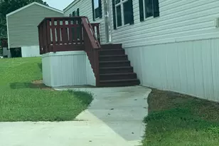 390 Malibu Dr, Fayetteville, GA 30214 - Photo 3