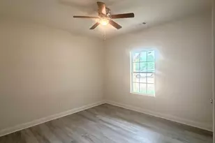 2633 Paoli St, Comer, GA 30629 - Photo 9