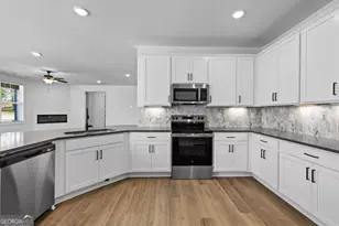 51 Thomaston St, Newnan, GA 30263 - Photo 31