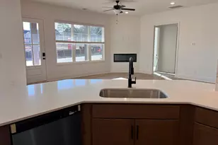 51 Thomaston St, Newnan, GA 30263 - Photo 11