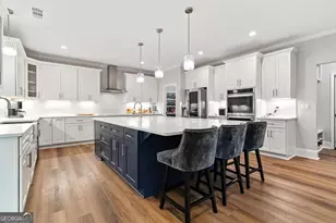 4421 Meadowwood Dr, Loganville, GA 30052 - Photo 7