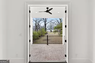 27 Coweta St, Senoia, GA 30276 - Photo 9