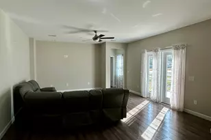 410 A N Caswell St, Glennville, GA 30427 - Photo 5