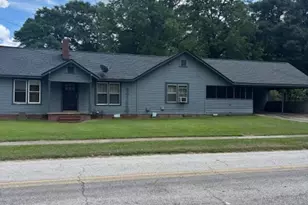 209 Georgia Ave, Winder, GA 30680 - Photo 1