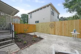 303 W 39th St, Savannah, GA 31401 - Photo 29