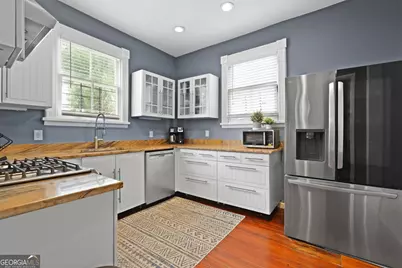 303 W 39th Street, Savannah, GA 31401 - Photo 13