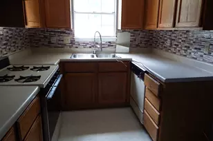 1097 Old Saybrook Ct, Stone Mountain, GA 30083 - Photo 5