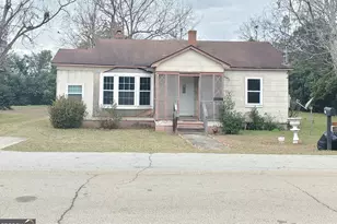 219 Cypress St, Sandersville, GA 31082 - Photo 3