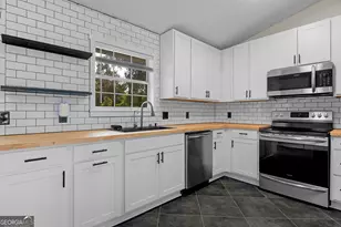 1052 Phantom Terrace, Hinesville, GA 31313 - Photo 11