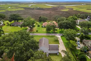 138 Thornhill Dr, Brunswick, GA 31525 - Photo 3