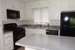1548 Stoneleigh Way, Stone Mountain, GA 30088 - Photo 3