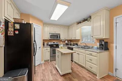 245 Pleasant Valley Road, McDonough, GA 30253 - Photo 9