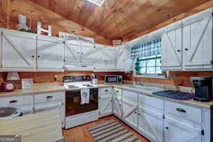 705 Hickory Dr, Mineral Bluff, GA 30559 - Photo 11