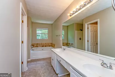 1305 Sandybrook Court, Lithonia, GA 30058 - Photo 13