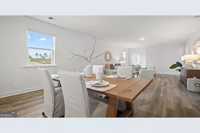 1046 Lakes Boulevard, Brunswick, GA 31525 - Photo 7