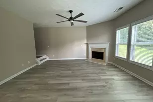 2405 Village Green Dr, Fairburn, GA 30213 - Photo 7