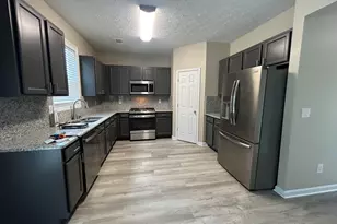 2405 Village Green Dr, Fairburn, GA 30213 - Photo 5