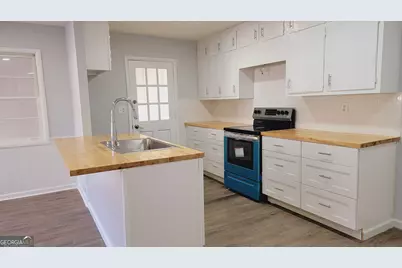 601 Melrose Drive, Forest Park, GA 30297 - Photo 11